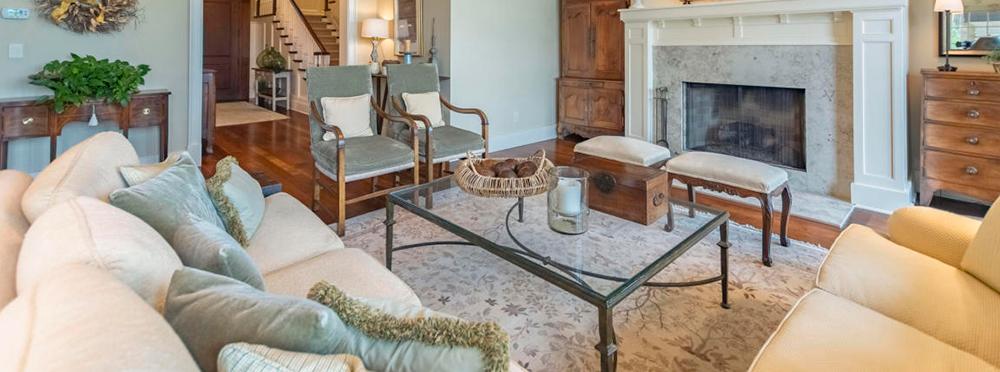 Velvet Chairs and Pillow Design Trends Velvet Chairs and Pillow Design Trends