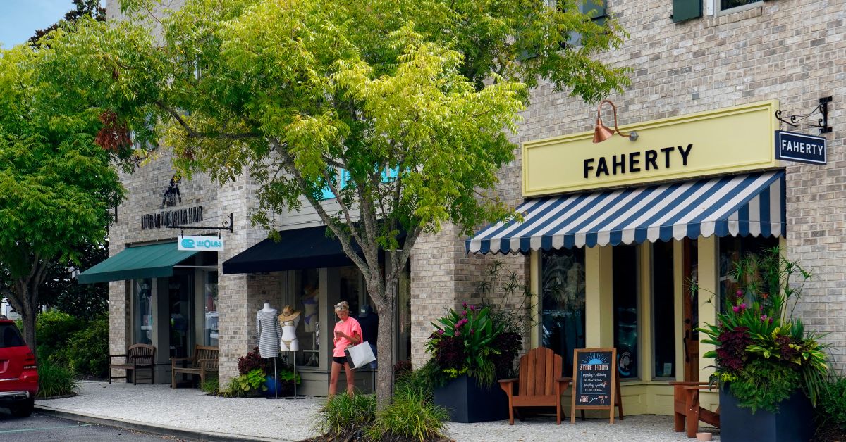 retail shops at freshfields village on kiawah island