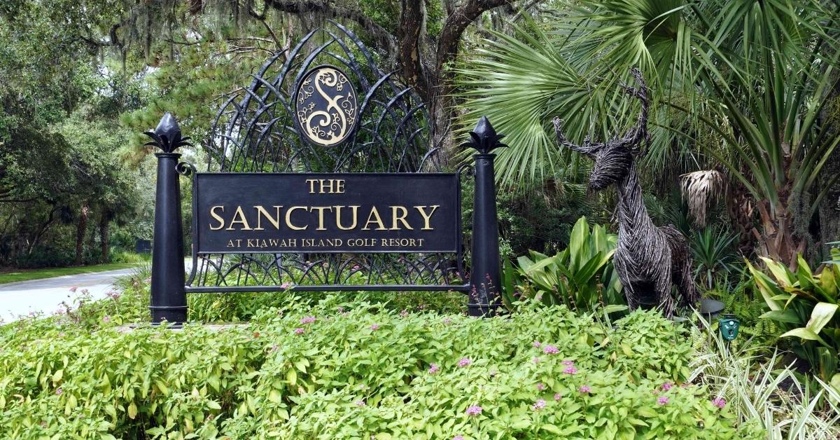 the sanctuary hotel sign on kiawah island